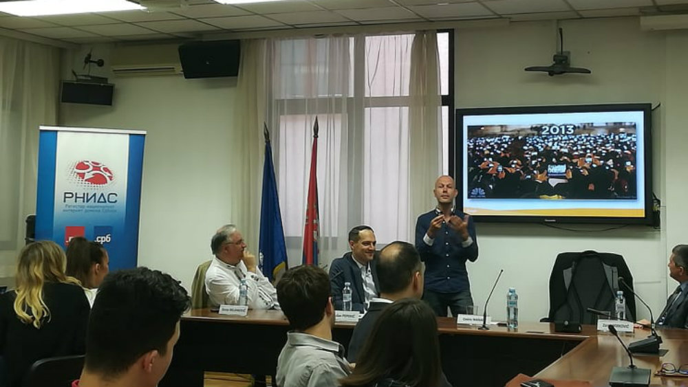 Direktor Gugla: Distribucija postala najveći izazov na Internetu 1