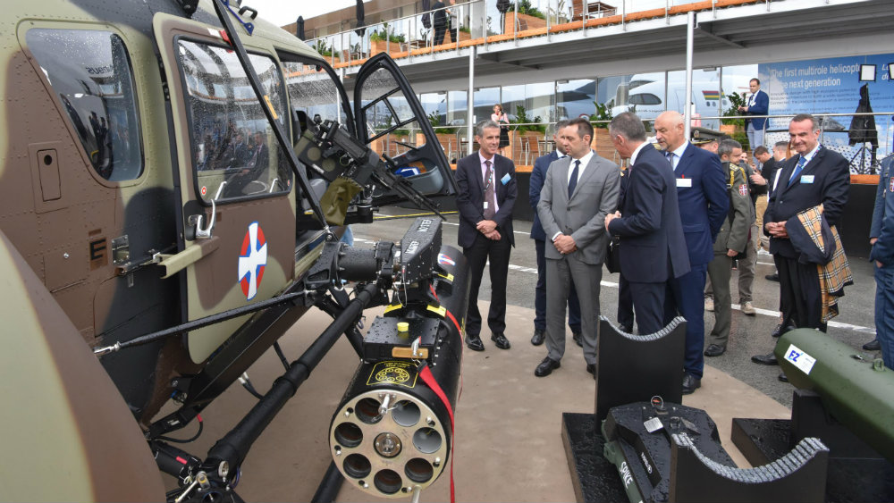 Vulin na sajmu u Parizu: Srpsko naoružanje na najsavremenijim sistemima 1