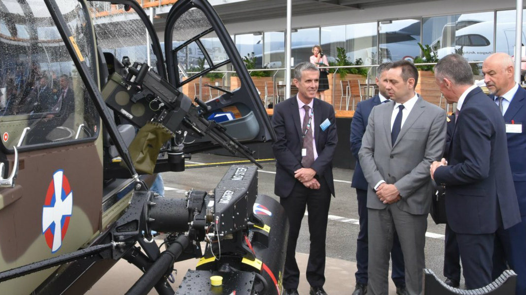 Vulin: Svi žele da znaju kako smo uspeli svoje naoružanje da stavimo na Erbasove helikoptere 1