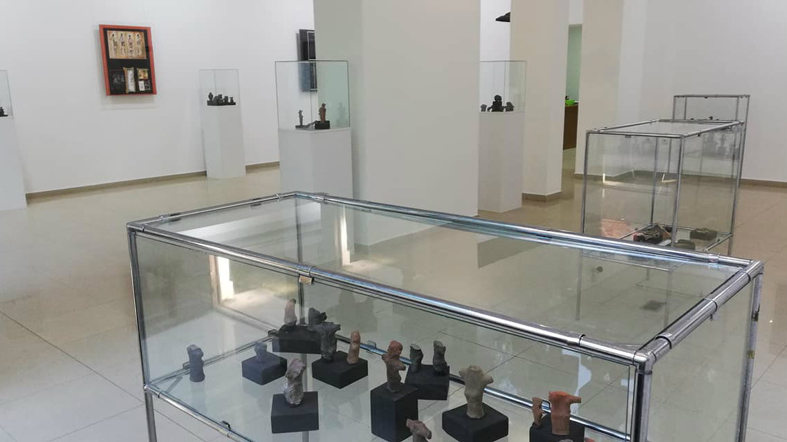 Između kostima, "mode" i ornamenta 1