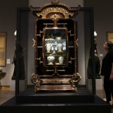 Lopov ukrao afričku masku vrednu 300.000 evra i mirno izašao iz aukcijske kuće Kristi 2