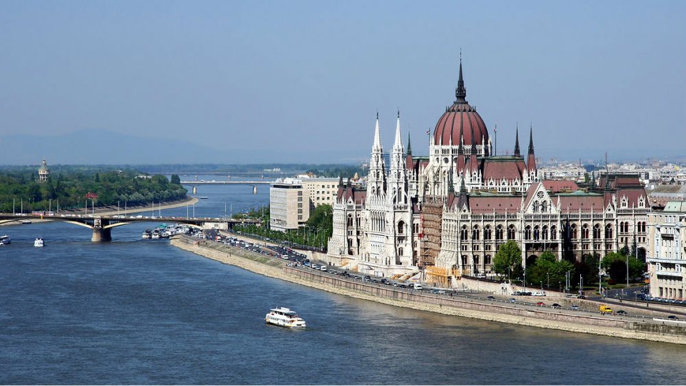 Mađarska ukinula vanredno stanje 1
