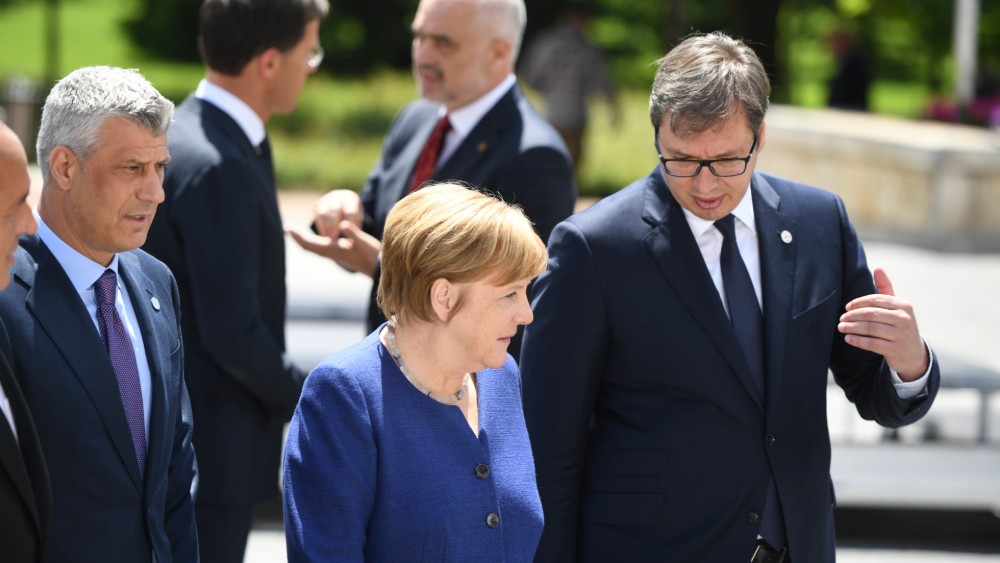 Selaković: Današnji telefonski razgovor Vučića i Merkel deo "operacije Pariz" 1