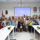 Osnovci iz Vranja posetili Kancelariju za IT i elektronsku upravu 13