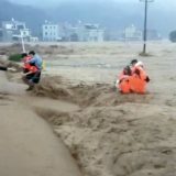 Najmanje 19 žrtava poplava u Kini 12
