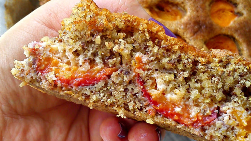 Recept nedelje: Kolač bez brašna sa kajsijama 1