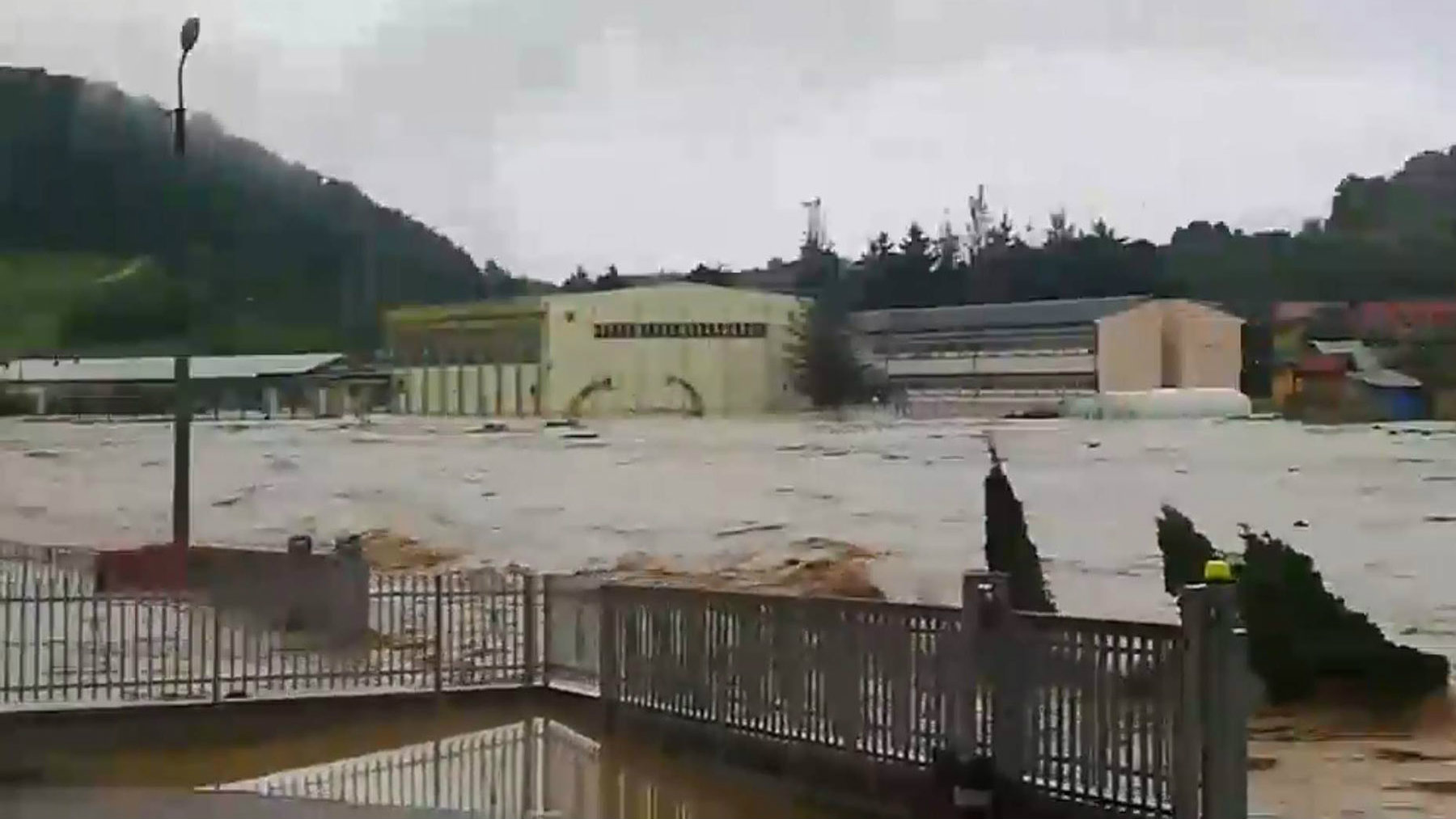 Vanredna situacija zbog poplava i u Lučanima, Arilju i Ivanjici 1