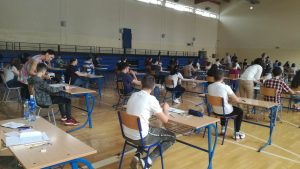 Testiranjem iz srpskog, odnosno maternjeg jezika sutra, 23. juna počinje polaganje male mature za oko 64.500 učenika osmog razreda.