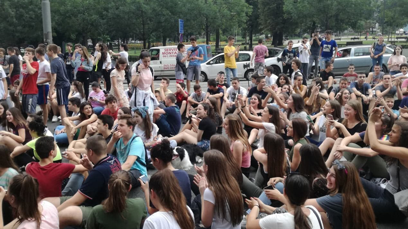 Mali maturanti zahtevaju da se poništi maturski ispit (FOTO) 1