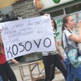 Osmaci protestovali ispred Gradske i Školske uprave Kruševac, traže poništavanje ispita 1