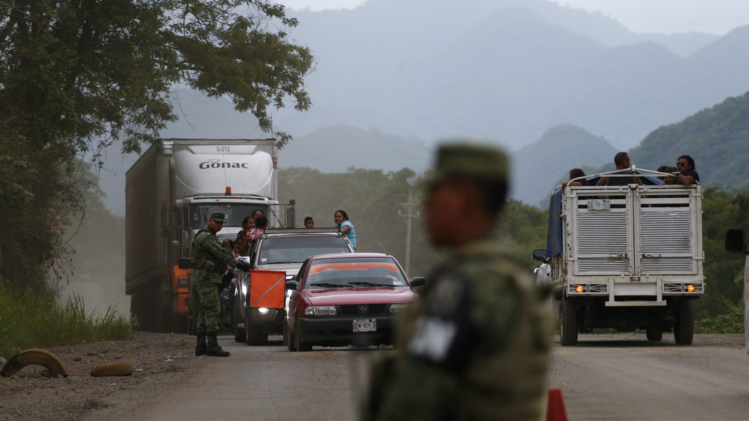 U Meksiku pronađeno oko 800 migranata u četiri kamiona 1