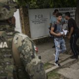 Meksiko neće zaustavljati migrante koji prelaze granicu sa SAD 5