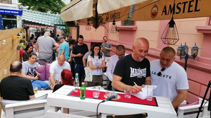 Predstavljena autobiografija Goluba "Izgužvane misli" 1