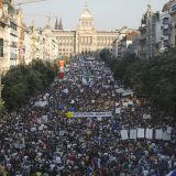 Skoro 120.000 Čeha traži u Pragu ostavku premijera i nove ministarke 9