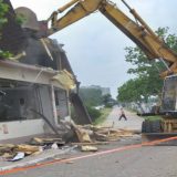 Srušen bespravno izgrađen objekat na Dunavskom keju 4