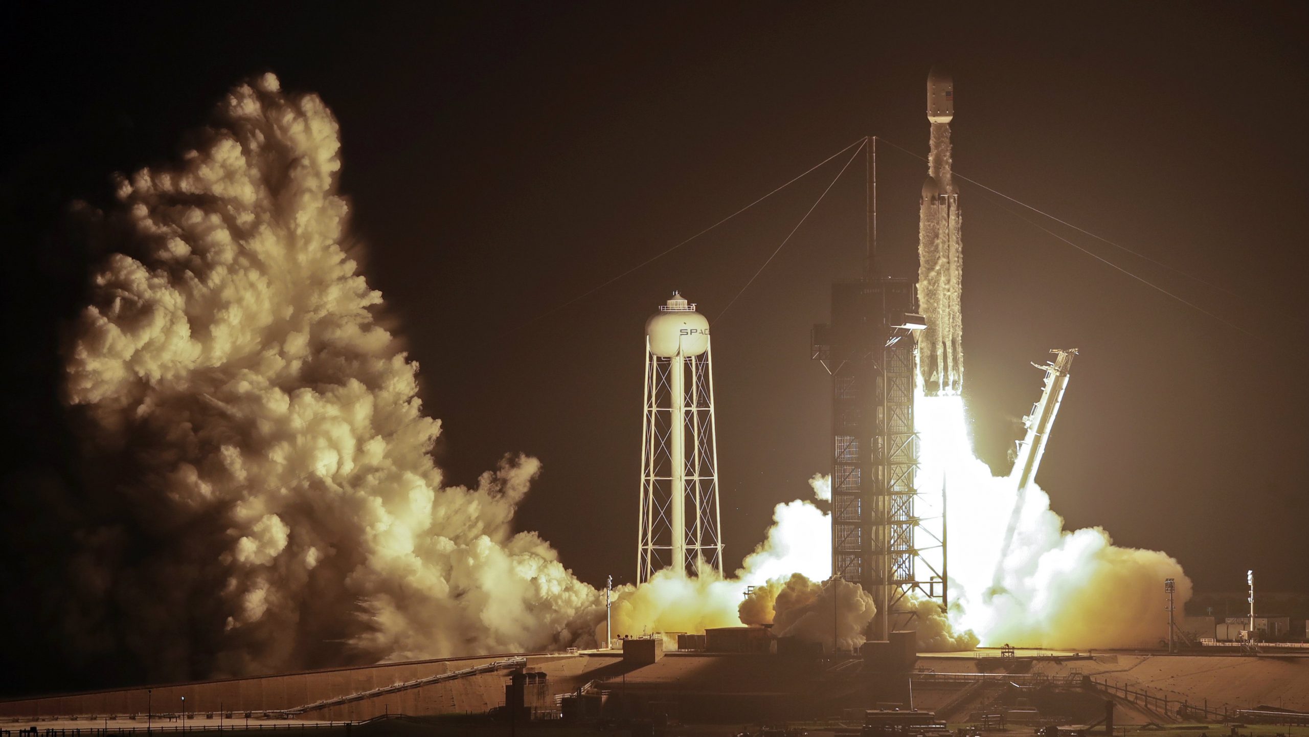 Spejs X lansirao svoju najjaču raketu s 24 satelita, eksperimentima, pepelom od kremacija 1
