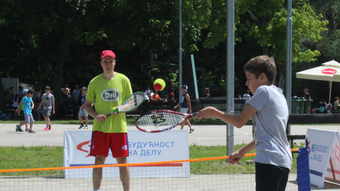 Održana besplatna škola tenisa za decu na Adi 1