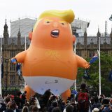 Tramp danas sa Terezom Mej, planirani protesti protiv njegove posete 14