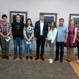 Nagrađeni najbolji pirotski đaci 3