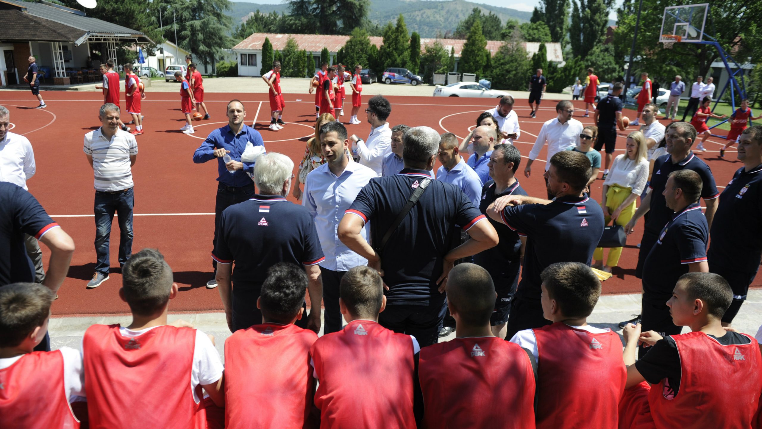 Ministar Vanja Udovičić posetio sportski kamp Karataš kod Kladova 1