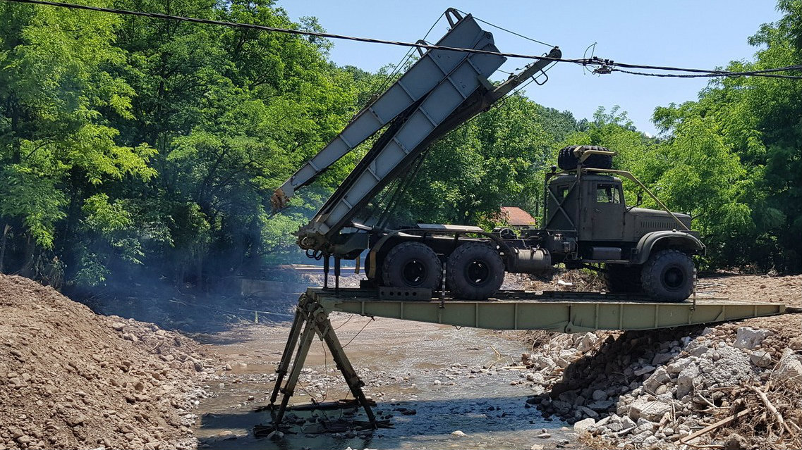 Kraljevo: Postavljen most u Sirči, stotine domaćinstava ponovo povezano sa okolinom 1
