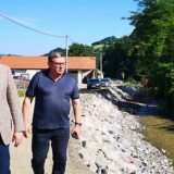 Vučić u obilasku poplavljenih područja: Država će pomoći ugroženom narodu (VIDEO) 10