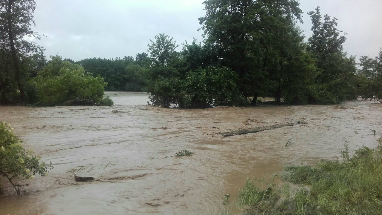 Marić: Voda se povlači, sad aktivnosti za povratak kućama (FOTO) 3