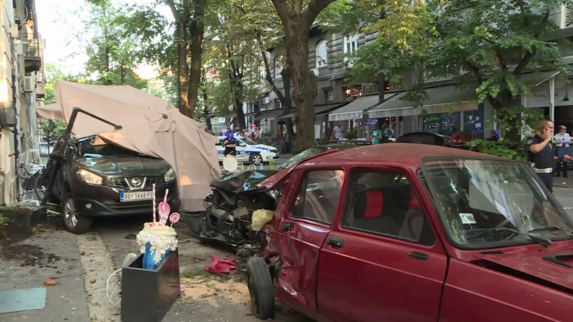 Kućni pritvor za uletanje automobilom u kafić 1