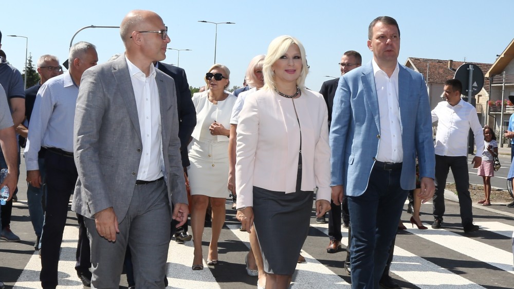Mihajlović na otvaranju Sentandrejskog bulevara: Bez infrastrukture nema razvoja 2 Mihajlović na otvaranju Sentandrejskog bulevara: Bez infrastrukture nema razvoja 2