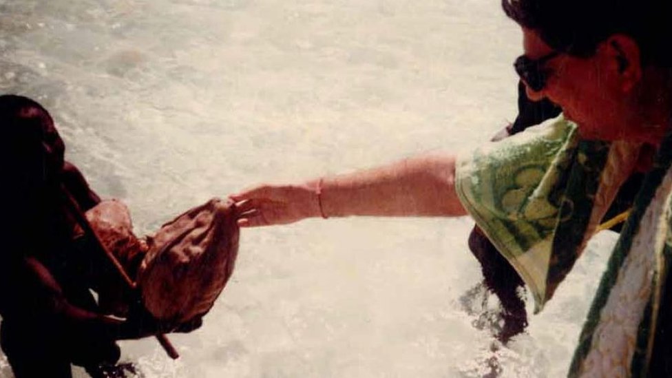 Pandit je radio u indijskom ministarstvu za plemenska pitanja