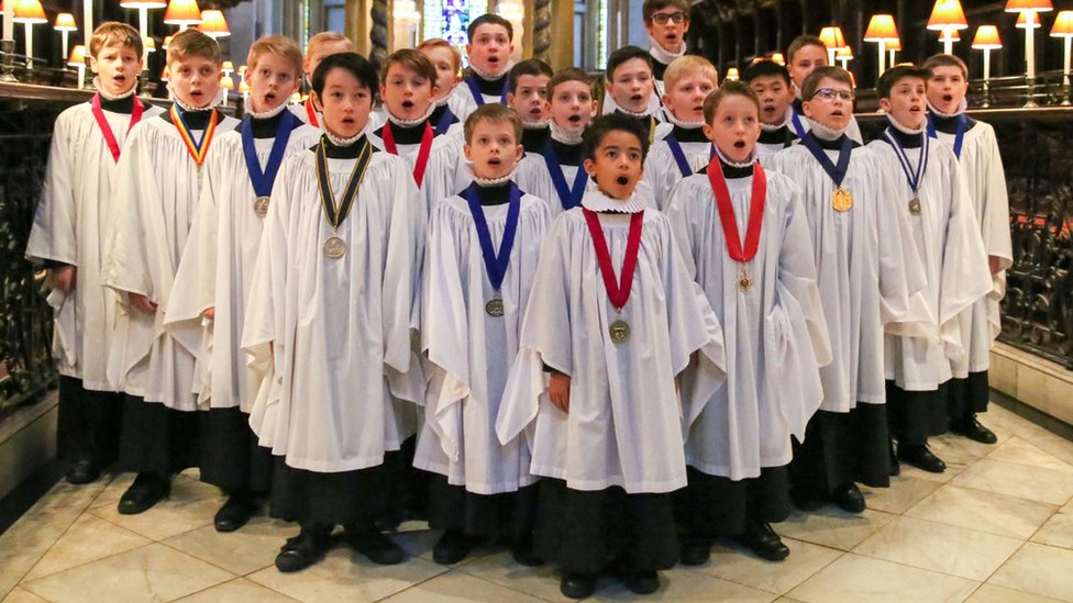 Pevanje može da bude lek za telo i dušu 6 Choristers are seen rehearsing Christmas favourites at St Paul's Cathedral in London.