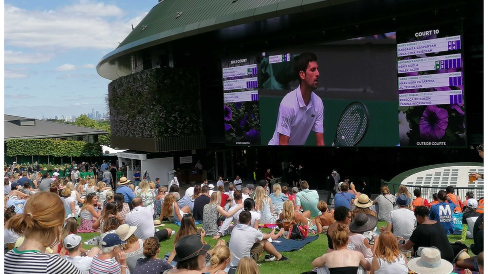 Pogled na Novakov meč sa Henmanovog brda