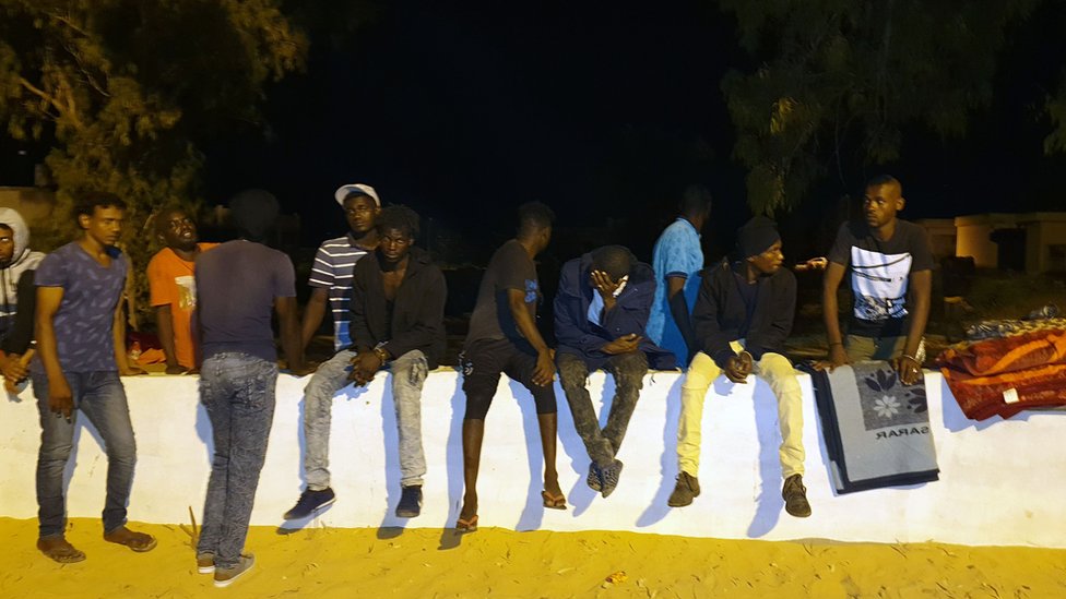 mgranti ispred centra