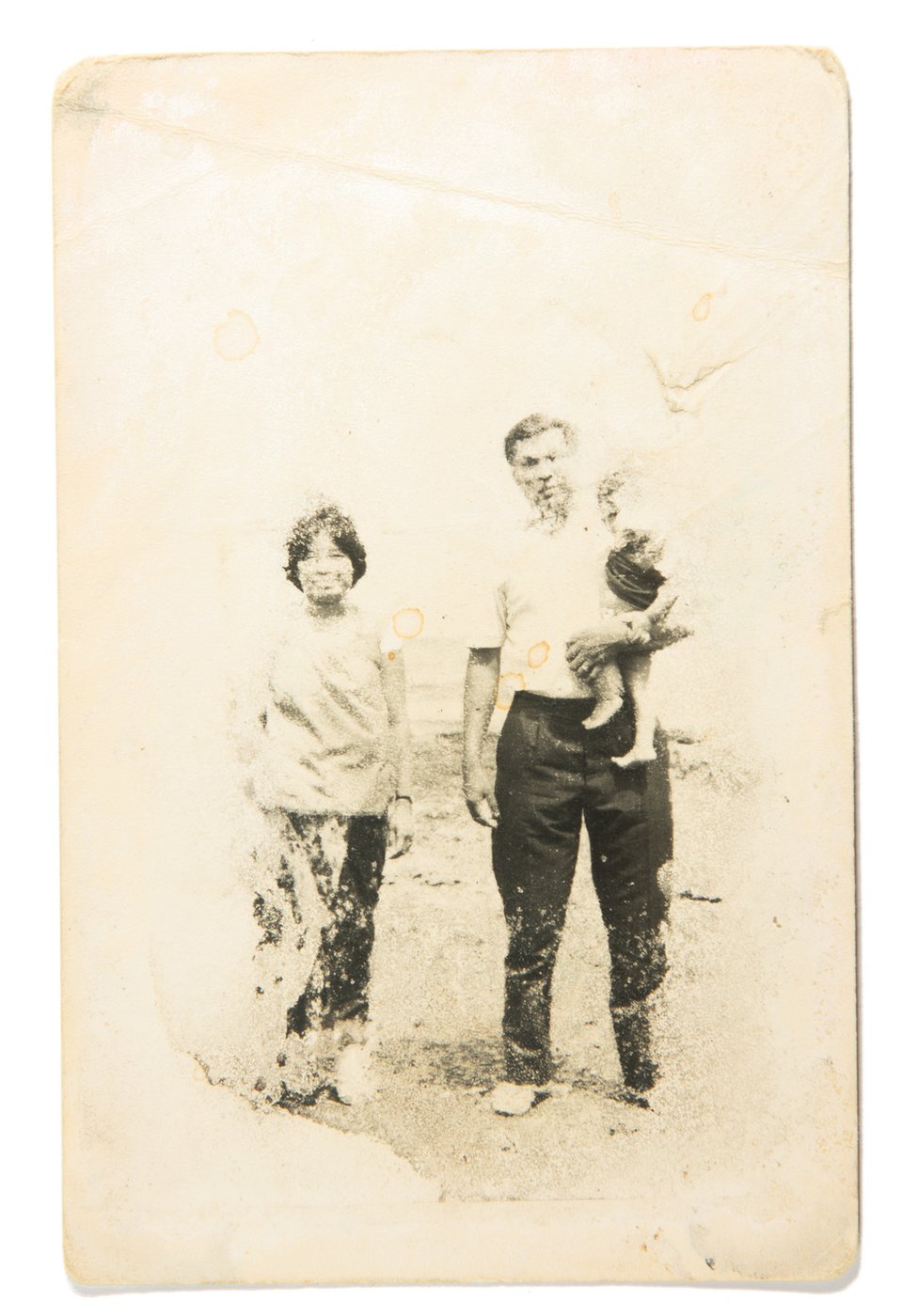 Porodične fotografije zakopane kako bi sakrile prošlost 5 Roditelji Vire i Sundarama