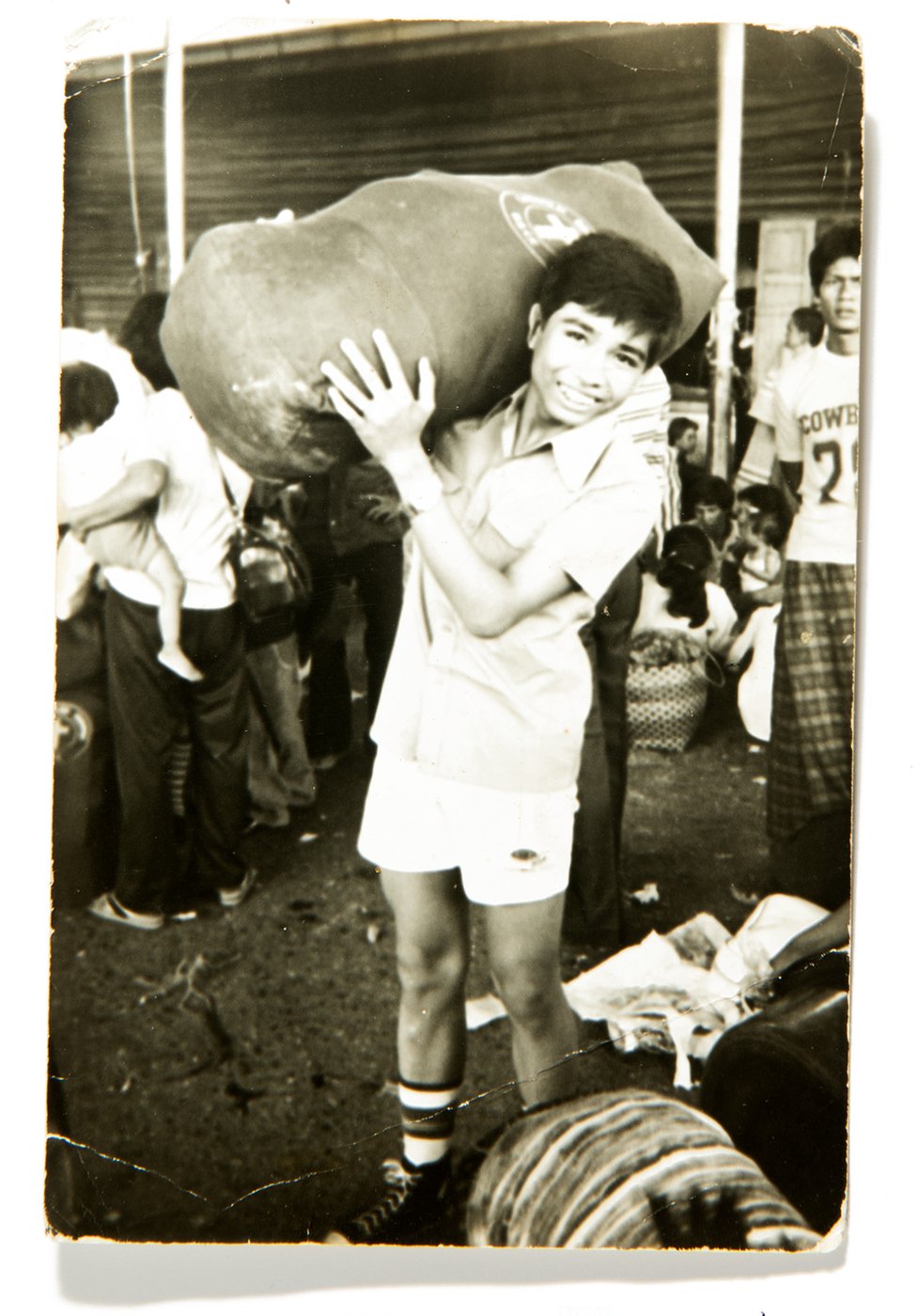 Porodične fotografije zakopane kako bi sakrile prošlost 8 Monorit sa torbom.