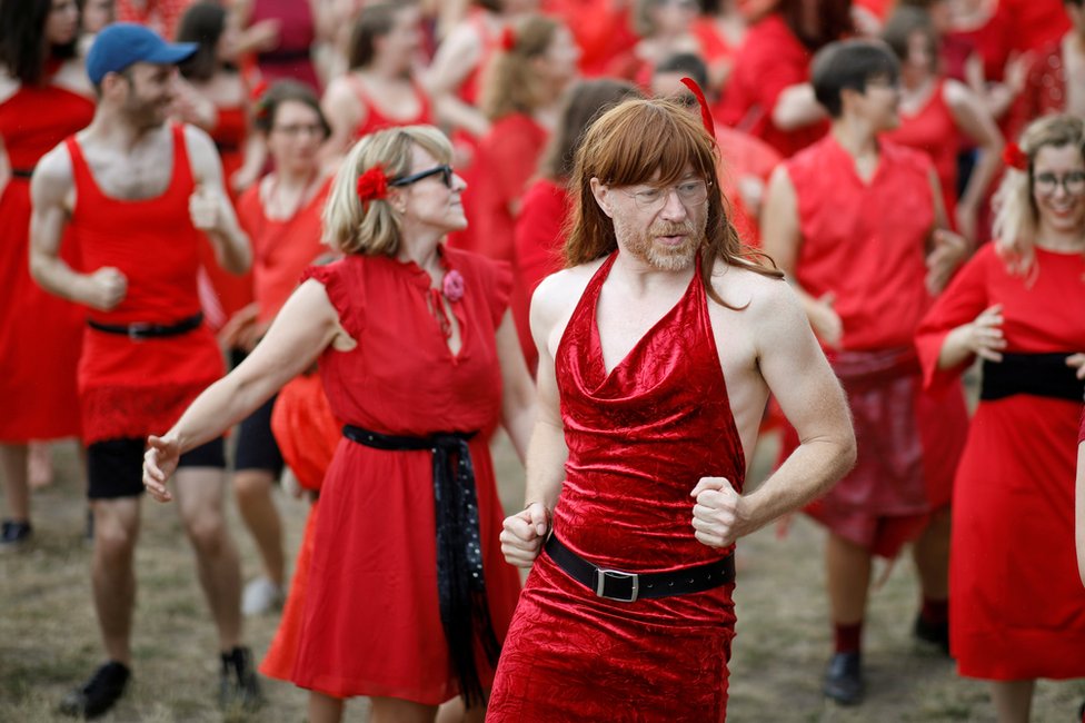 Fotografije koje su obeležile nedelju iza nas 9 People dress like singer-songwriter Kate Bush