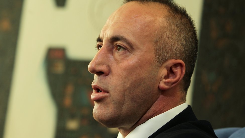 Haradinaj ide u Hag - „tišina koja obećava" ili „unapred izgubljena bitka" 3 Haradinaj je odslužio obavezni vojni rok u Jugoslovenskoj narodnoj armiji