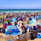 „Ta divna stvorenja": Koji ste tip turiste na plaži - nehajni, porodični, uplašeni ili instagramični 6