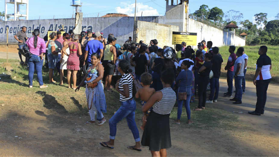 Najmanje 57 mrtvih u zatvorskoj pobuni 1