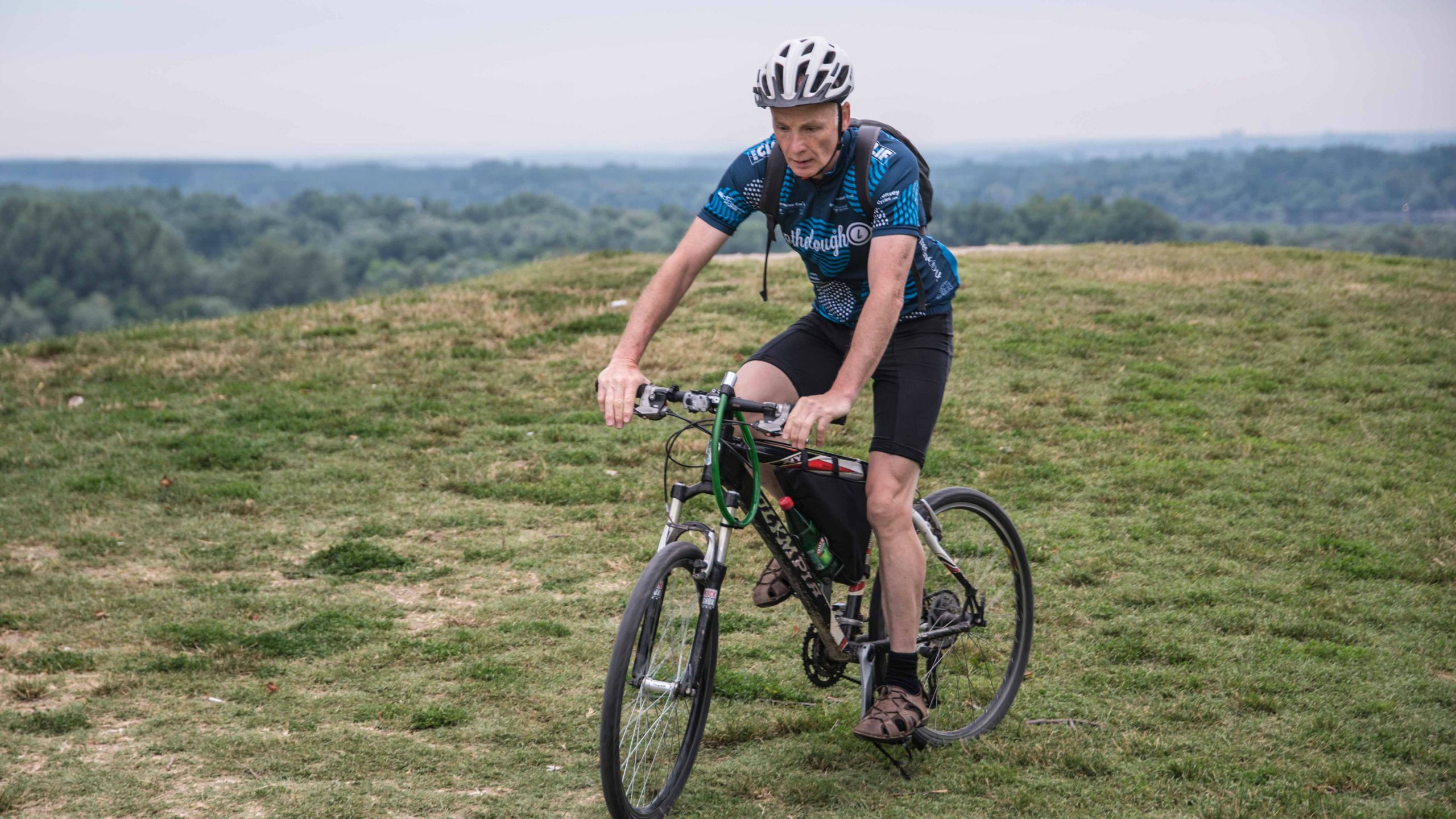 Irac Judžin Hamil vozi bicikl i snima u humane svrhe 1