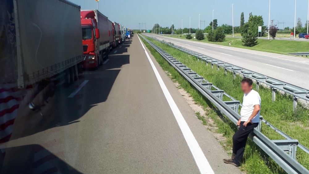 Putnička vozila na Gostunu čekaju dva sata na ulaz u Srbiju 1