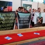 Grupa mladića nakratko prekinula tribinu Novog optimizma u Šapcu (VIDEO, FOTO) 3