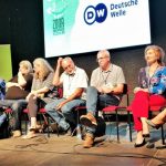 Grupa mladića nakratko prekinula tribinu Novog optimizma u Šapcu (VIDEO, FOTO) 5