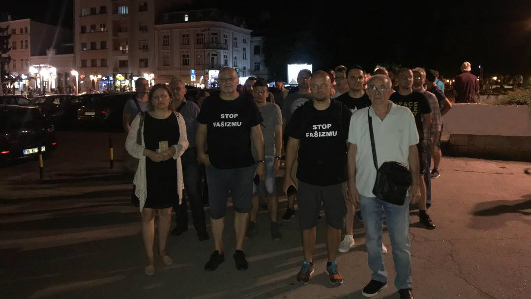 Inicijator antifašističkih šetnji u Nišu brine za sigurnost porodice 1