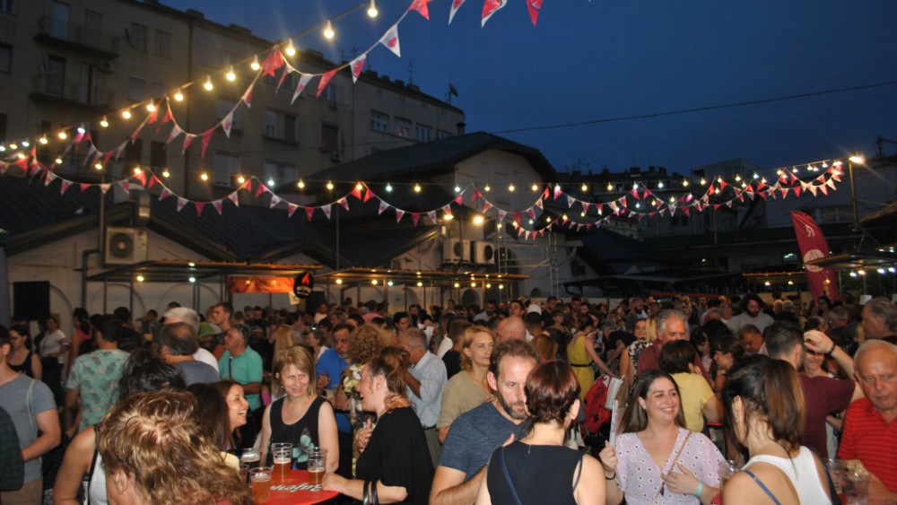 U letnjoj atmosferi održan Beogradski Noćni market na pijaci „Kalenić“ 1