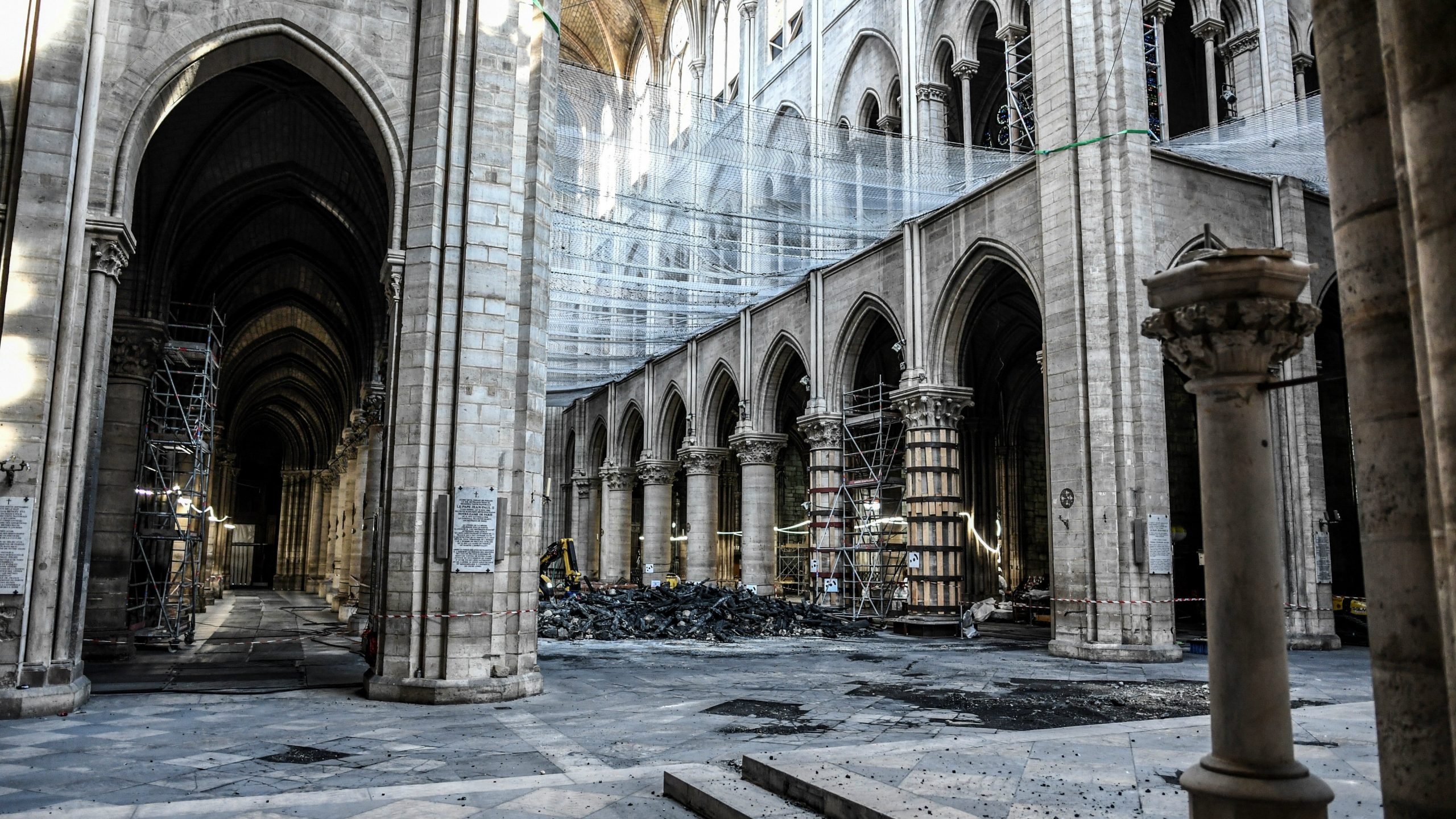 Mond: Podneta tužba zbog zagađenja oko i unutar katedrale Notr Dam 1