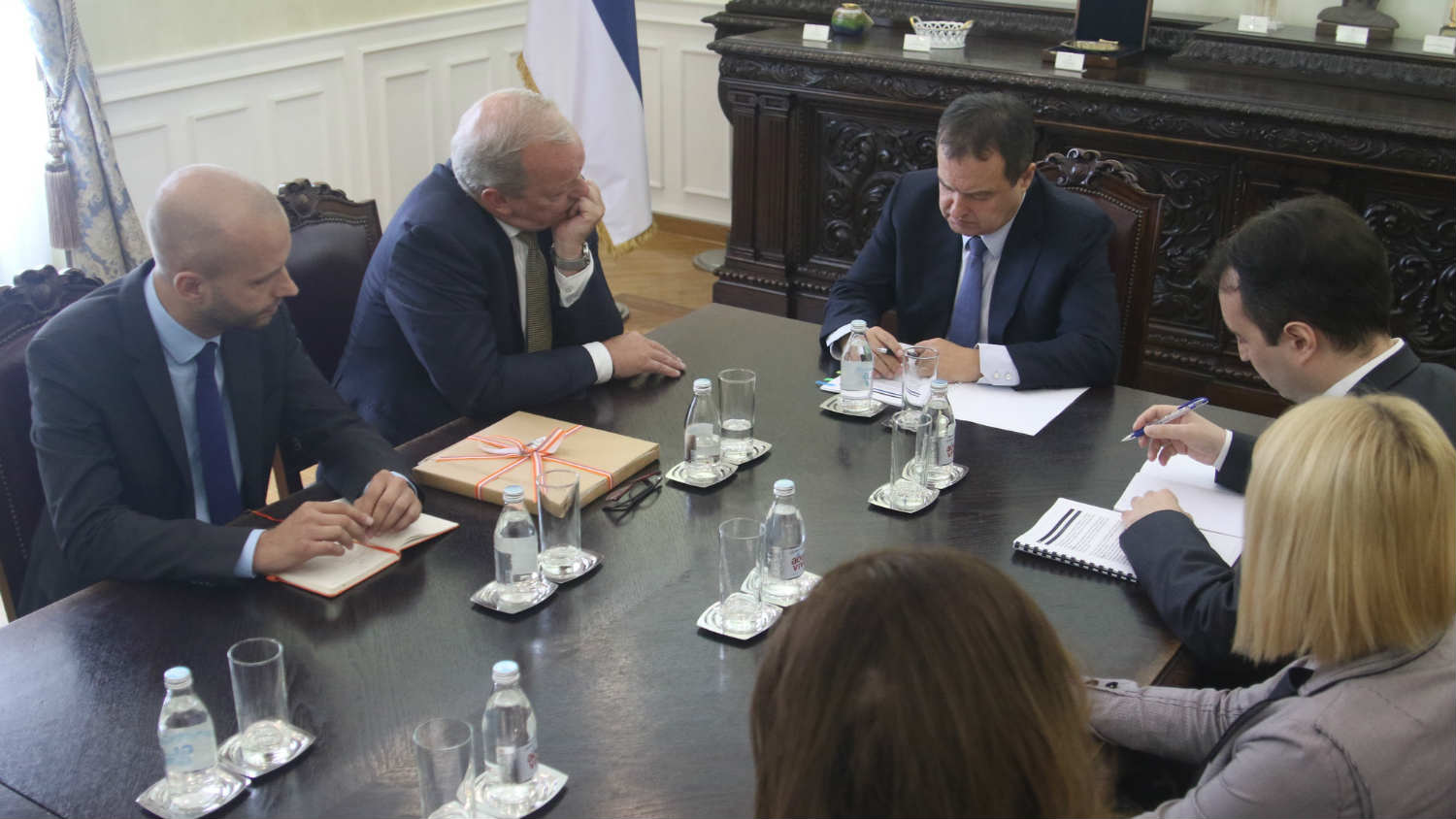 Dačić i ambasador Holandije: Potrebno unaprediti politički dijalog dve zemlje 1