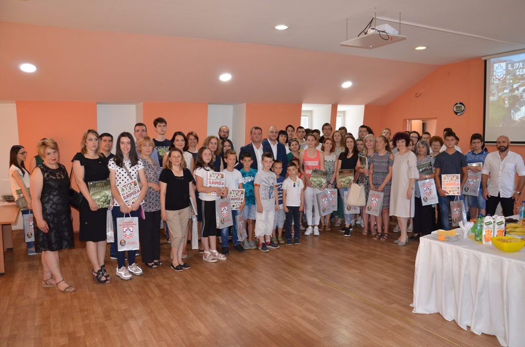 Nagrade za najbolje učenike i studente u Beloj Palanci 2