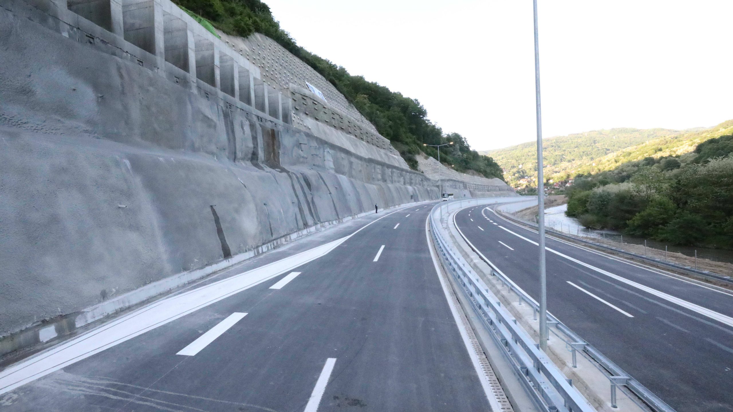 Brnabić: Pucanje asfalta na autoputu kroz Grdelicu nedopustivo, ali nije katastrofa 1