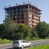 U Rakovici nastavljena nelegalna gradnja zgrade od osam spratova 10
